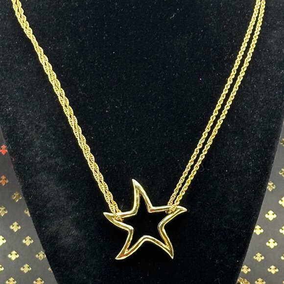 VTG Givenchy Luxury Brand.  Rare. Open Star Pendant on Double Gold-Tone Chain - Picture 2 of 13
